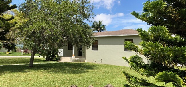 Building Photo - 2801 SW 81st Ave