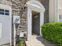 Building Photo - Available Now - Charming 4 Bedroom Home in...