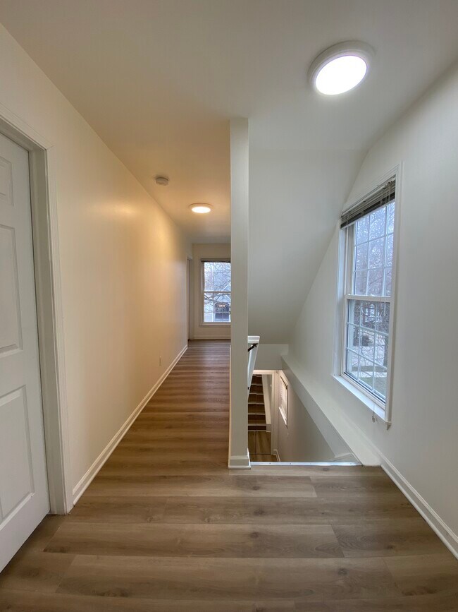 Building Photo - 1471 Bird Ave