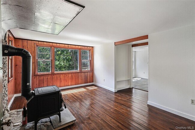 Building Photo - 222 Bog Hollow Rd