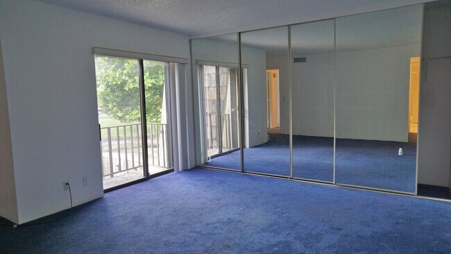 Building Photo - 1555 Fores Forest Lk