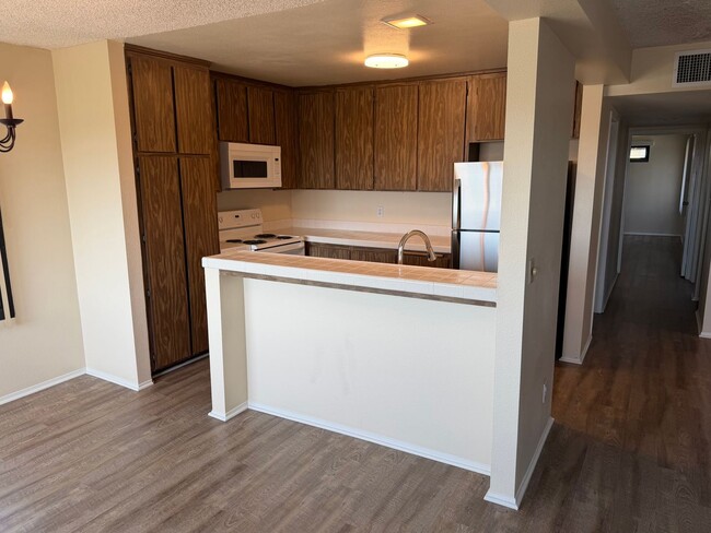 Building Photo - 3831 Nipoma Pl