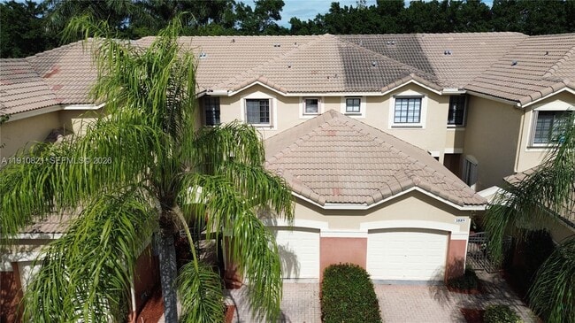 Building Photo - 3887 Tree Top Dr