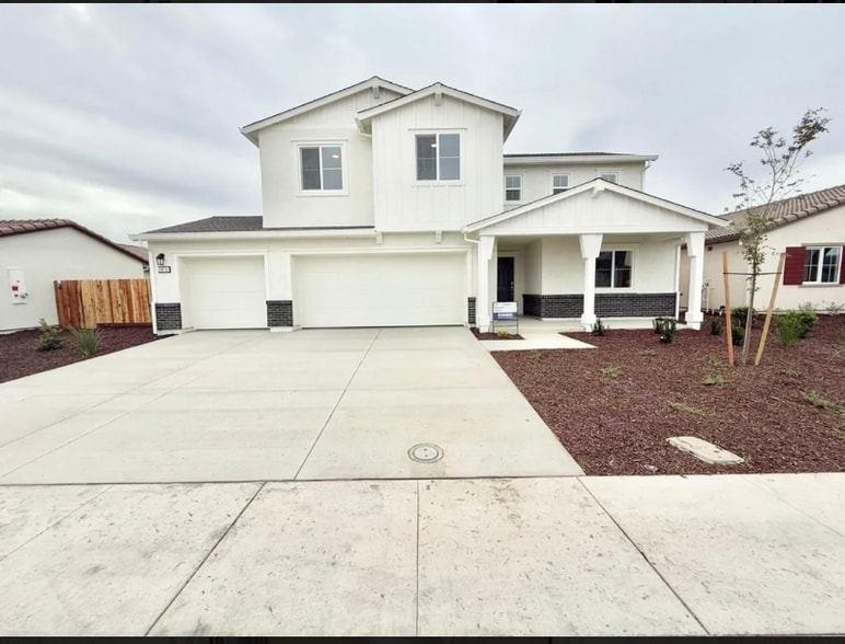 Primary Photo - 2476 Cellar St