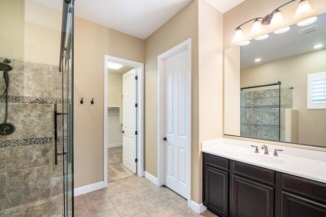 Building Photo - 953 E Boston St