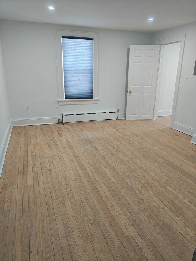 Building Photo - 000 Weeks Ave