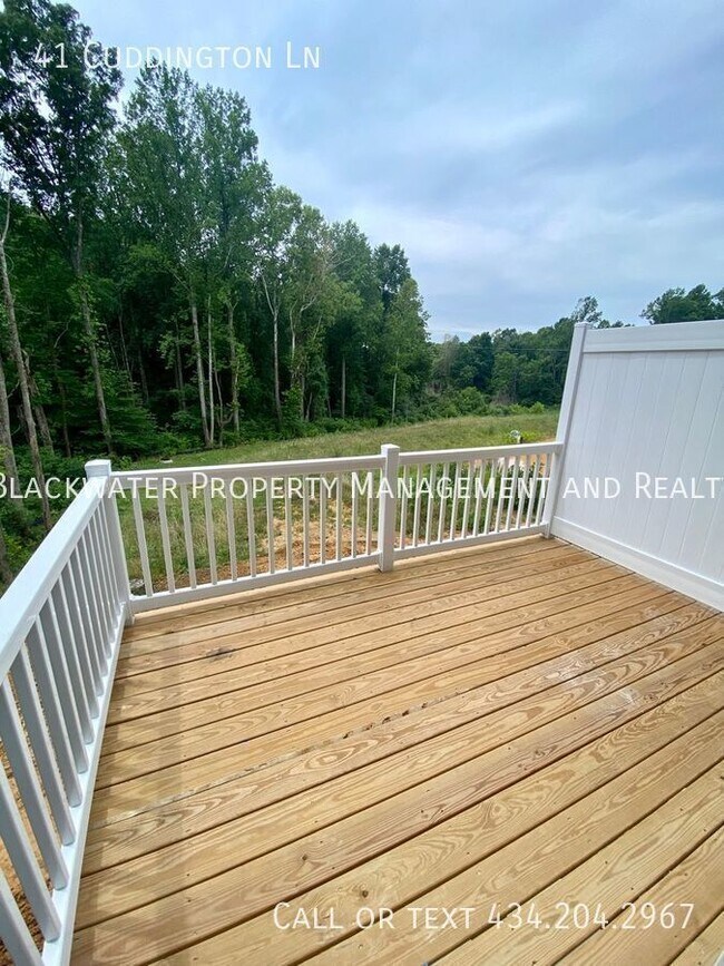 Building Photo - 41 Cuddington Ln
