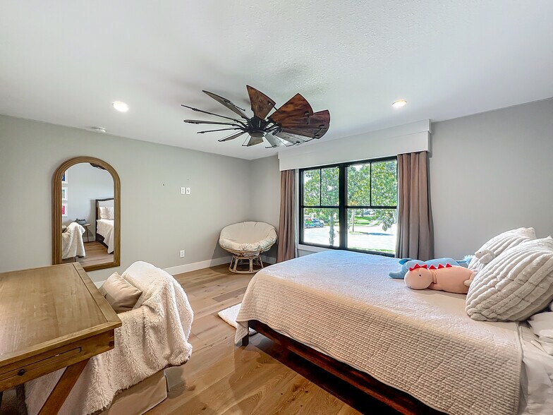 Bedroom 3 (upstairs) - 281 Shell Pt E