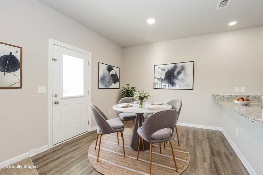 Building Photo - 2228 Lismore Dr
