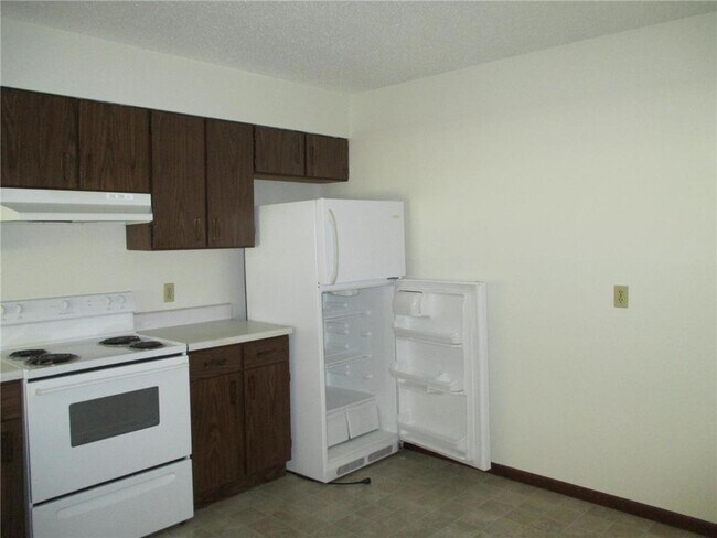 Building Photo - 911 Lakeview St