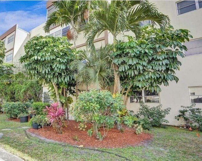 Building Photo - 4047 NW 16th St