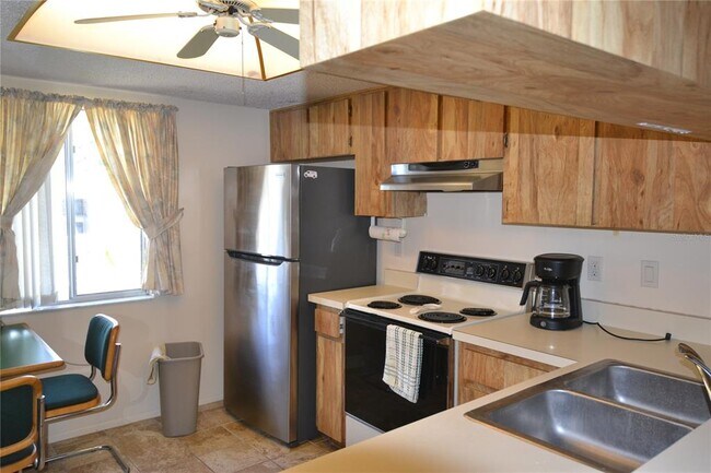 Building Photo - 216 Cypress Ln