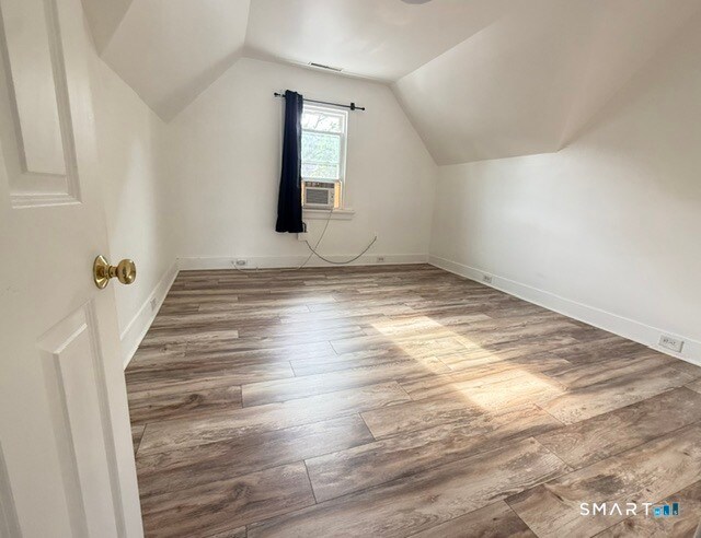 Building Photo - 84 Alcove St