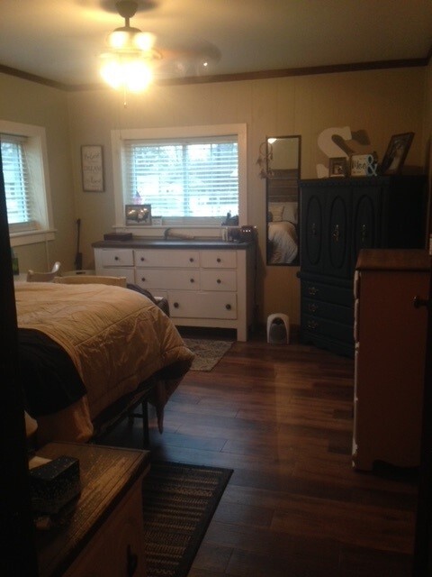 East bedroom with 2 walk in closets. - 2913 S Rogers St