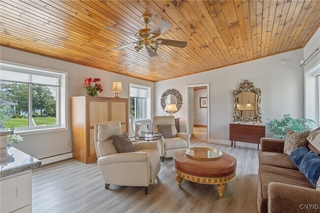 Building Photo - 1131 Marlyn Park Dr