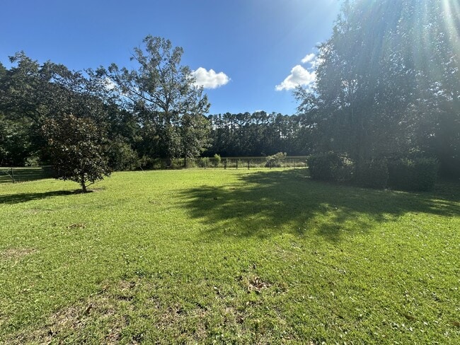 Building Photo - Spacious Home on a Large Lot in Grande Oaks!