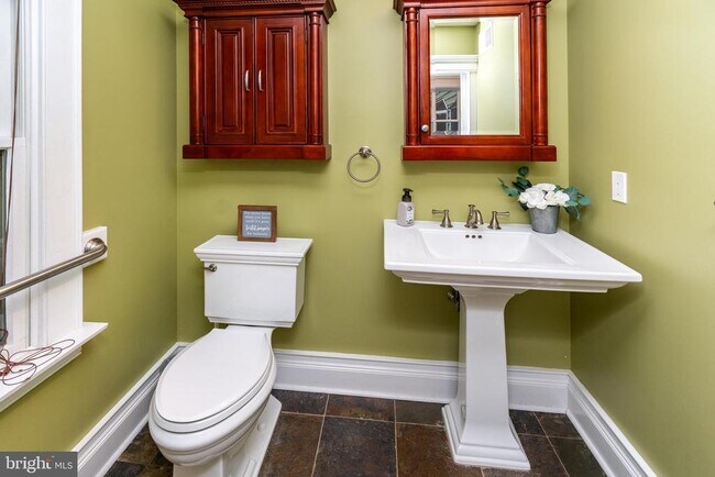 Building Photo - 24 Camelia Ct