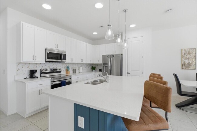 Building Photo - 710 Longboat Dr