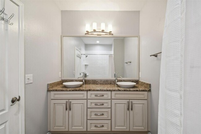 Building Photo - 3183 Bayshore Oaks Dr