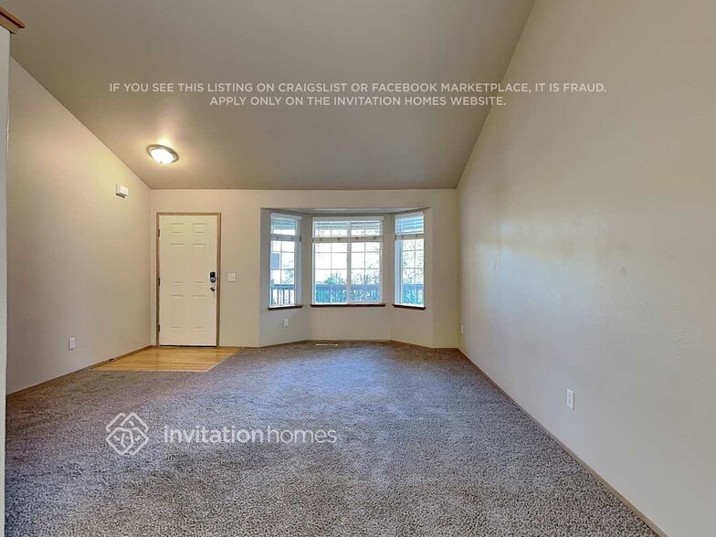 Building Photo - 14904 Woodland Ave E