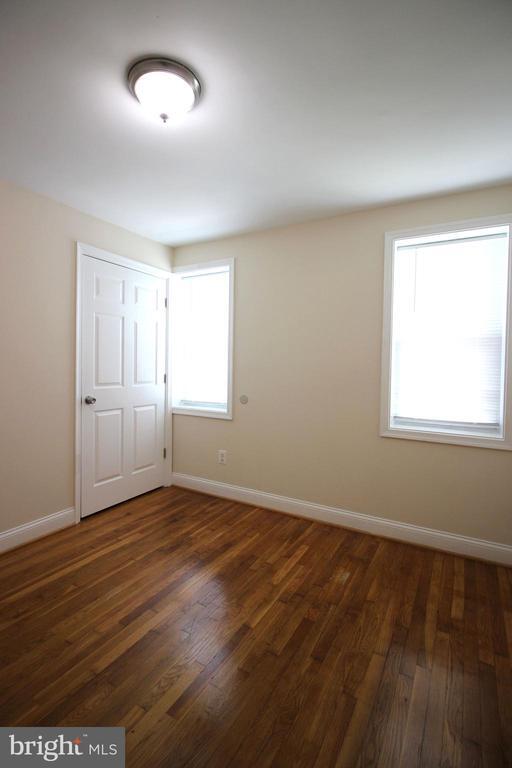 Building Photo - 1008 Parksley Ave