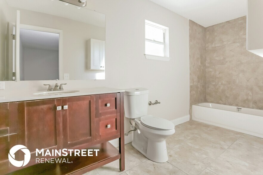 Building Photo - 1332 Waterway Cove Dr