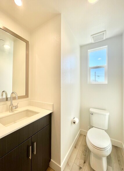 Half Bath - 2374 Filbert St