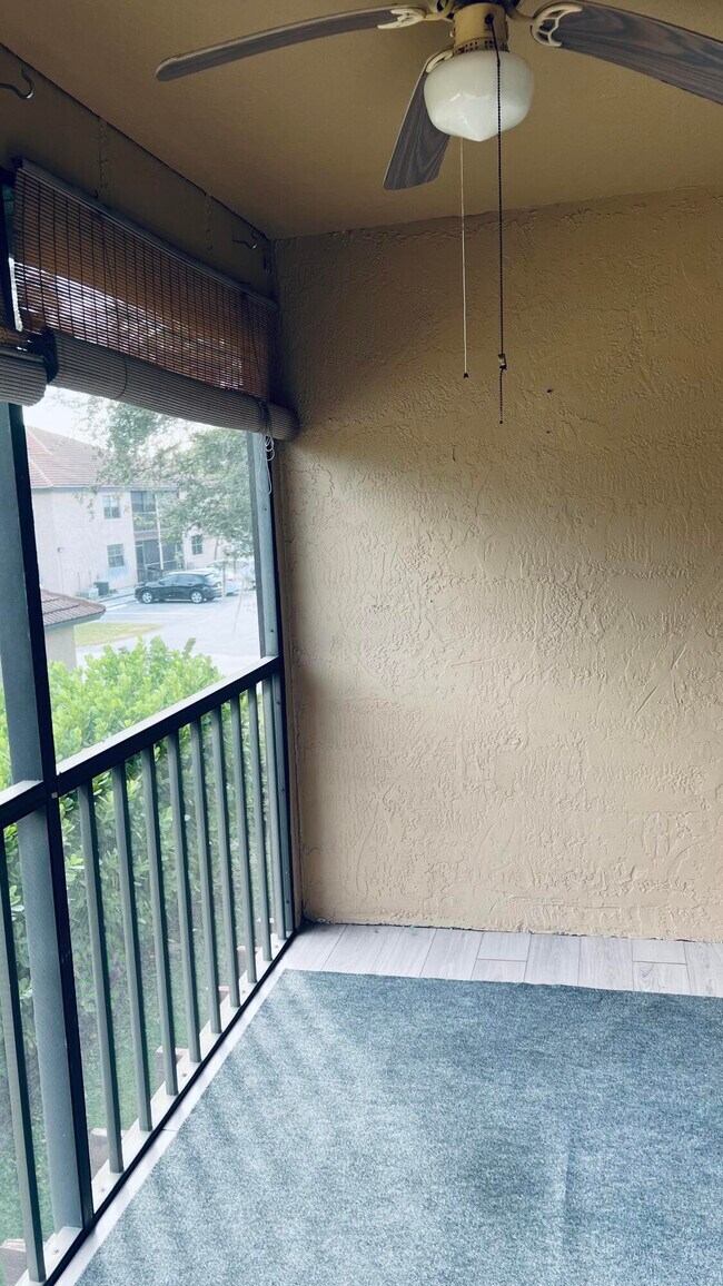 Building Photo - 2454 SE Garden Terrace