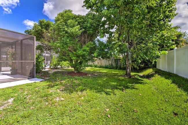 Building Photo - 1526 Quiescent Ln