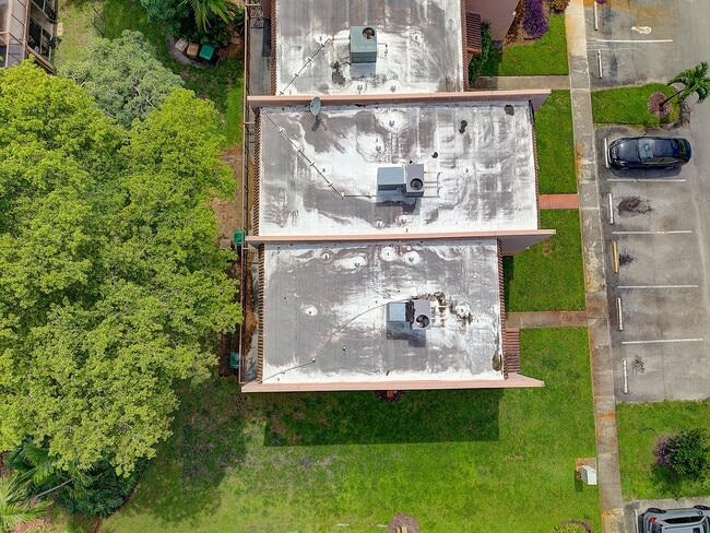 Building Photo - 48 Madrid Ln