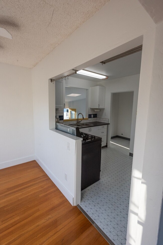 Building Photo - Newly remodeled 3 bedroom 1.5 Bath