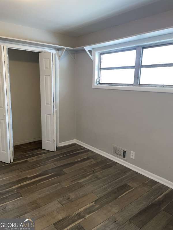 Building Photo - 5898 Elaine Dr