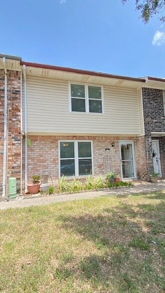 Building Photo - 1831 Sherwood Forest St