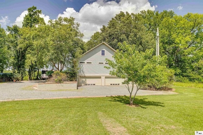Building Photo - 237 River Oaks Dr
