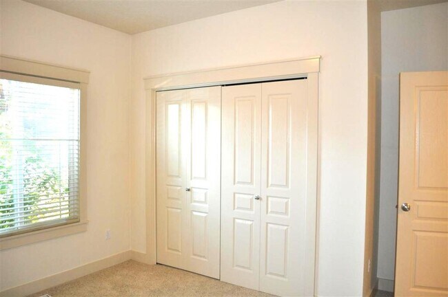 Building Photo - 9083 W Dalton Pl