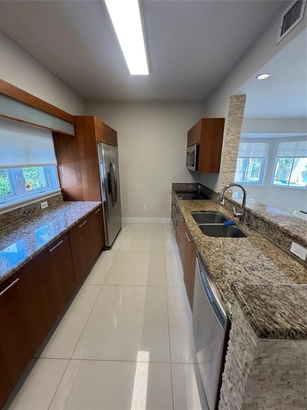 Building Photo - 2710 NE 184th Terrace