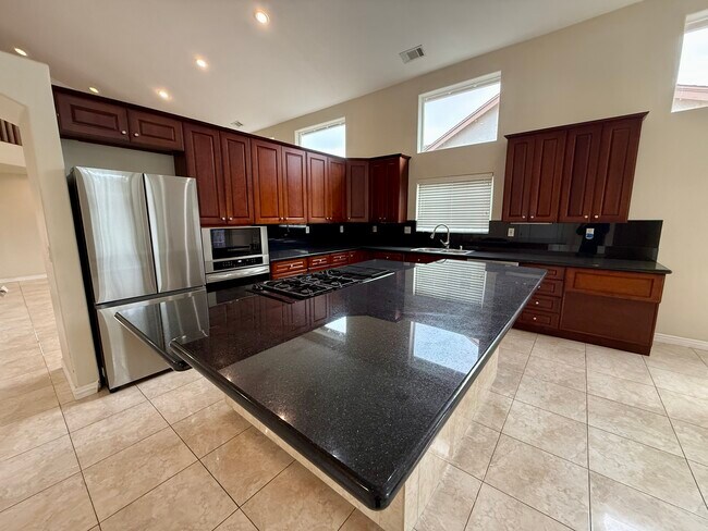 Building Photo - 12665 Sundance Ave