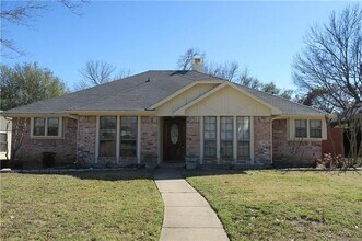Building Photo - 1508 Woodoak Dr