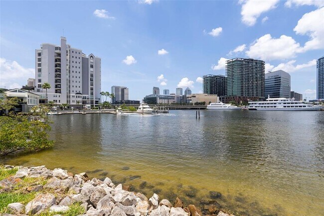 Building Photo - 727 Coral Reef Dr