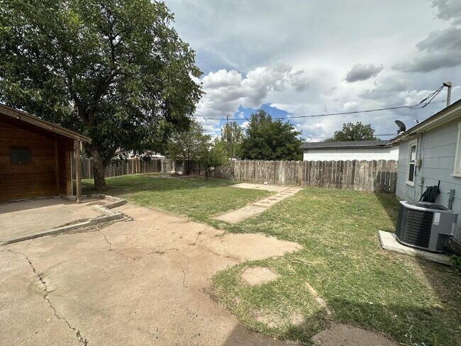 Building Photo - 3/2/2 close to Texas Tech!