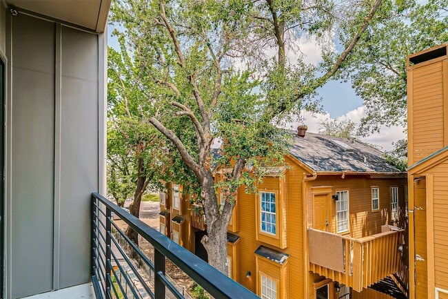 Building Photo - 6028 Lewis St