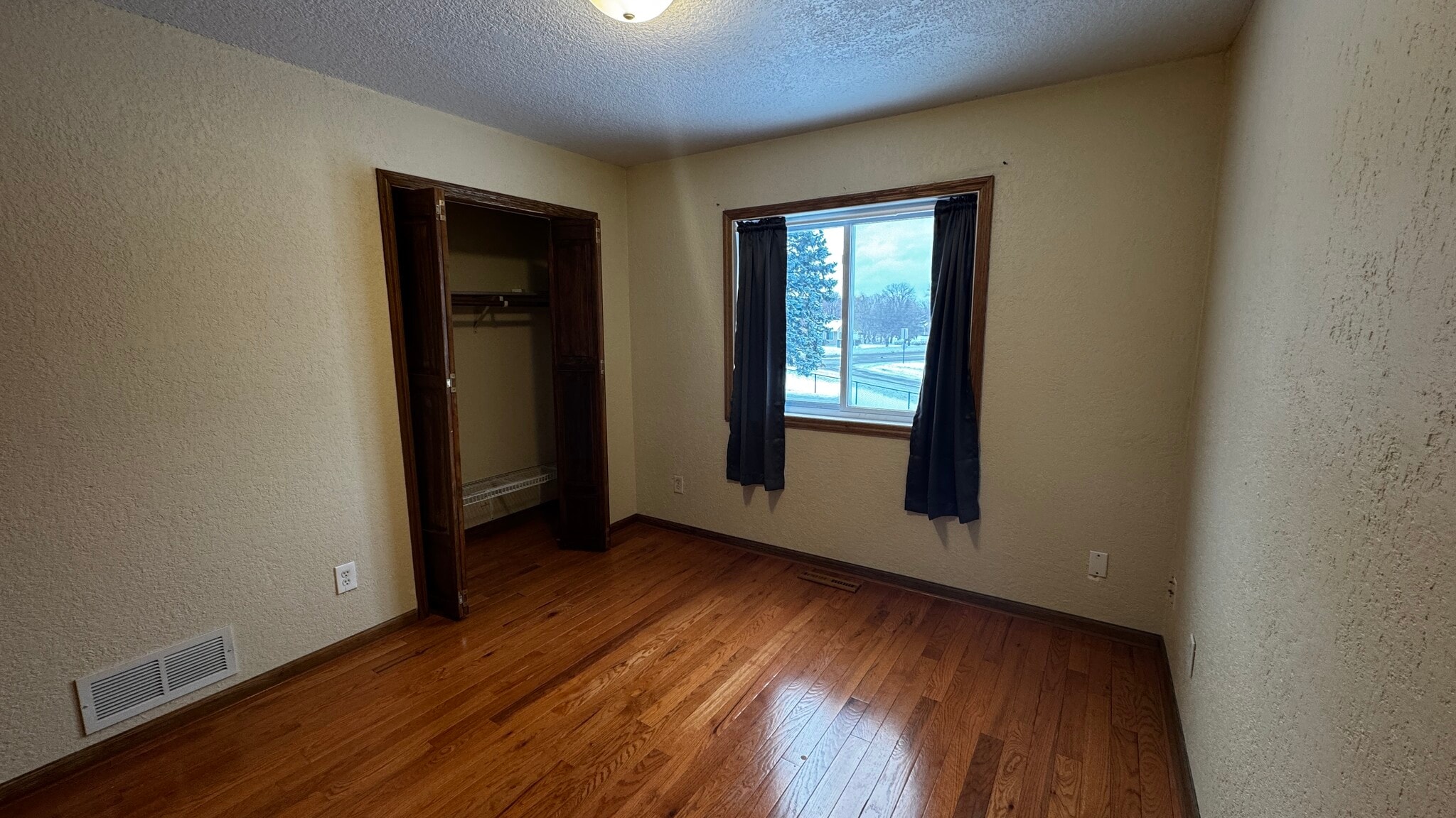 Building Photo - 8700 Loch Lomond Blvd