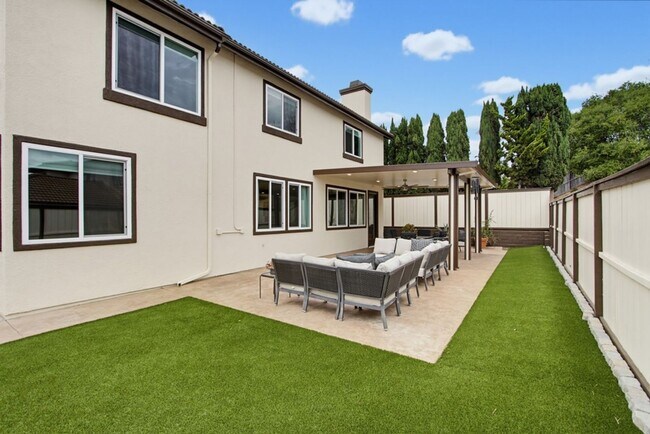 Building Photo - 3239 Canyon View Dr