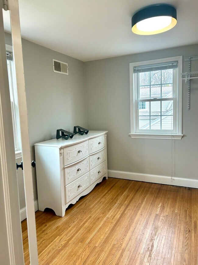 Building Photo - Brighton / Twelve Corners 3BR – Fully Furnished with Private Yard