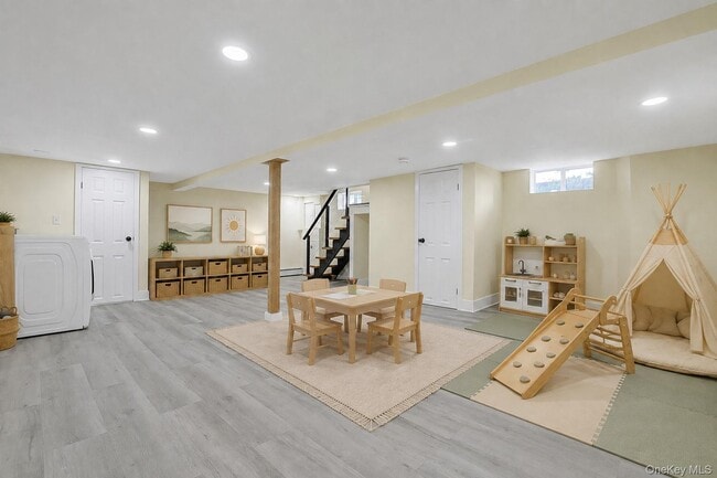 Building Photo - 28 Burd St