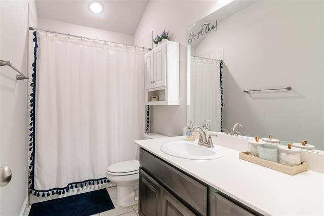 Building Photo - 6411 Graceland Dr