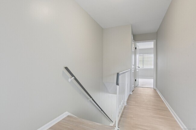 Building Photo - 335 Monticello Dr