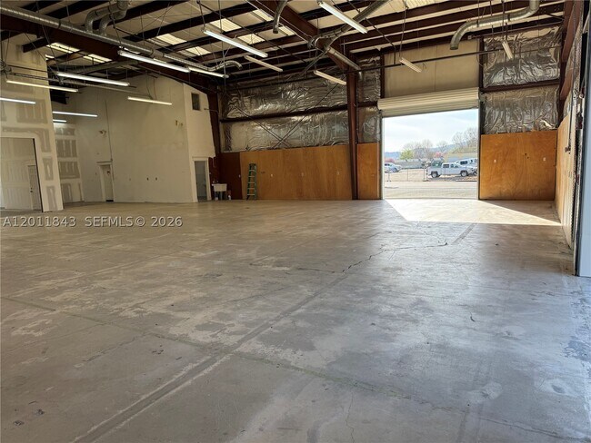 Building Photo - 428 N Curry St