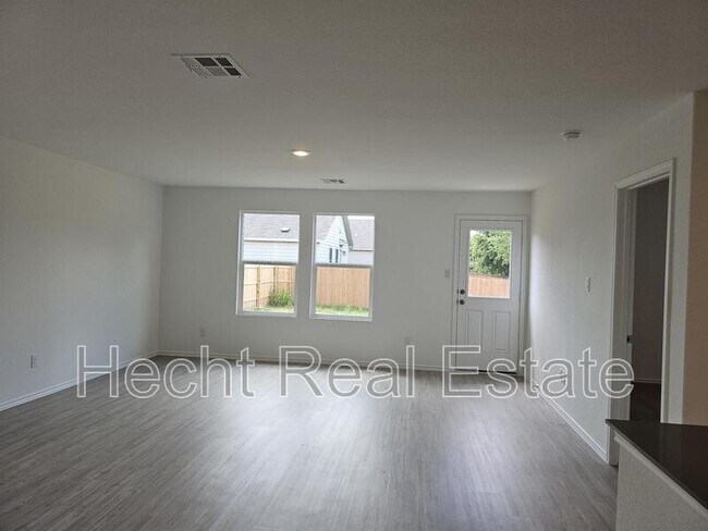 Building Photo - 1658 Lilyturf Rd