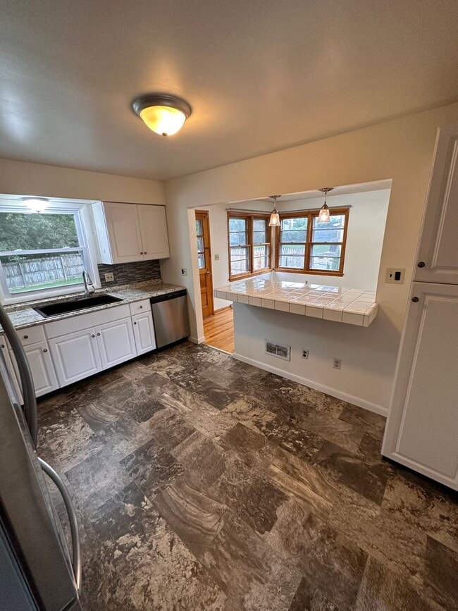 Building Photo - 3 bedroom 1.5 bath Lower Allen Township